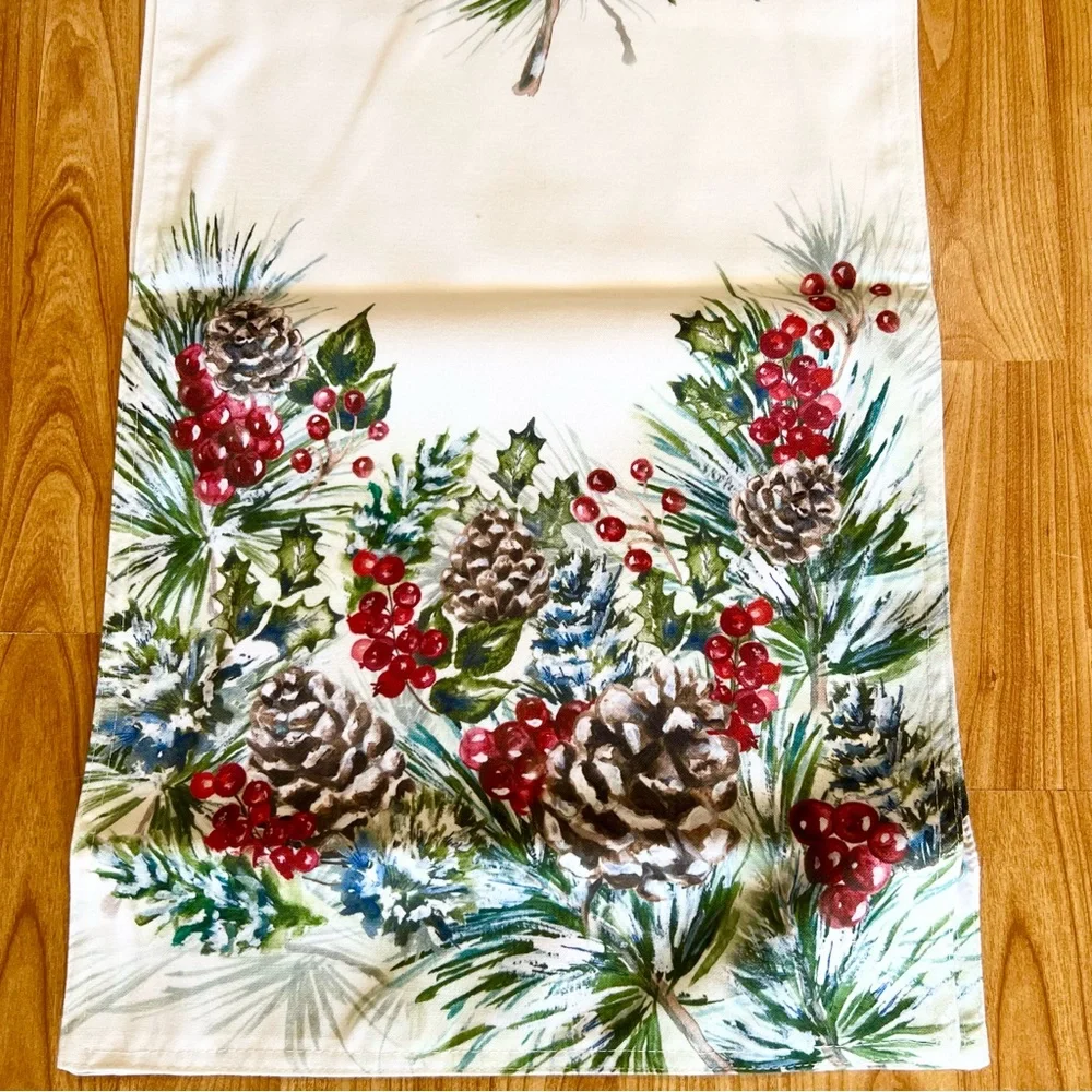 LAURAL HOME® Winter Gartand TABLE RUNNER